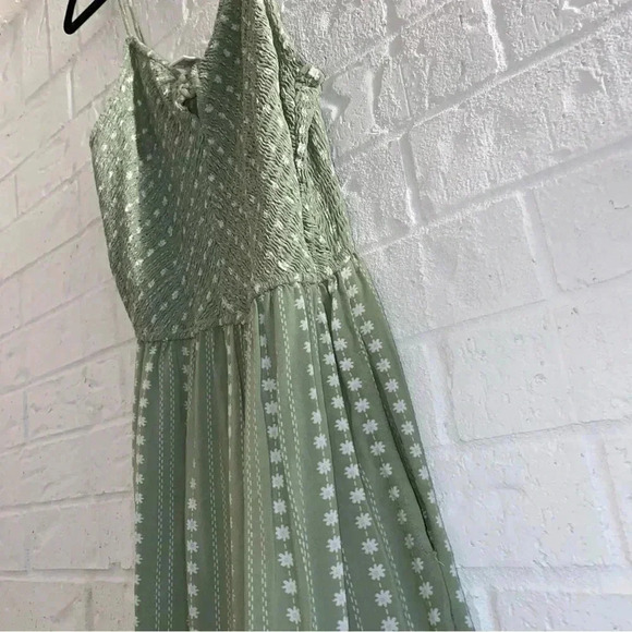 Women’s Size Large Romper - Green - With Pockets - White Floral Pattern Boho - Picture 9 of 13